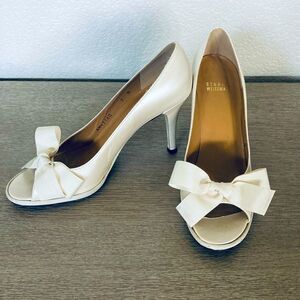 Vintage Stuart Weitzman Ivory White Bow Heels 7
